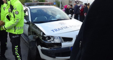Polis Aracı Otomobille Çarpıştı: 1 Polis Memuru Yaralandı