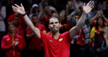 Rafael Nadal'dan kortlara duygusal veda!