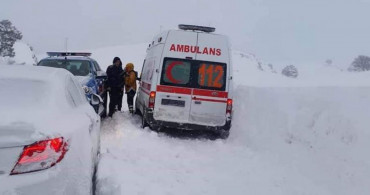 Rize’de Vatandaşlar Kardan Kapanan Yolları Açılsın Diye Asılsız Hasta İhbarında Bulundu 