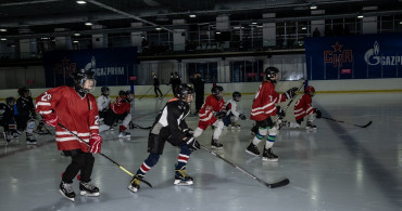 Rus Buz Hokeyi Takımı İstanbul'da Antrenman Gerçekleştirdi