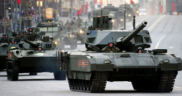 Rus Tankları Kiev'e Girdi: Hükümet Binaları Çevresinde Çatışma!