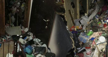 Rusya’da Bir Çöp Evde Yaşlı Çiftin Cansız Bedeni Bulundu
