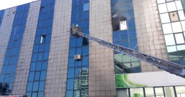 Saadet Partisi İstanbul İl Başkanlığı'nın Olduğu Binada Yangın Çıktı