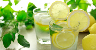 Limonlu su ne işe yarar, hangi tansiyona iyi gelir? Sabahları aç karnına limonlu su içmenin önlediği hastalıklar