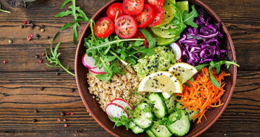 Sağlıklı Kinoa Salatası Tarifi