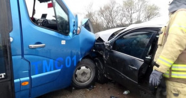 Sancaktepe'de Yolcu Minibüsü Kaza Yaptı! 10 Yaralı 