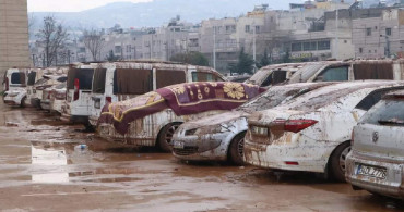 Şanlıurfa’da sel otoparkları araç mezarlığına çevirdi: 170 araç çıkarıldı