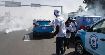 Senegal’de seçim ertelendi: Sokaklar yangın yerine döndü