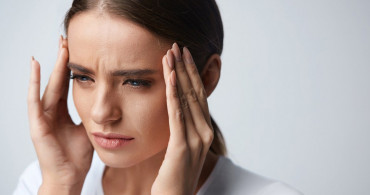 Şiddetli baş ağrısı sebepleri nelerdir? Evde baş ağrısı tedavisi için en hızlı çözümler