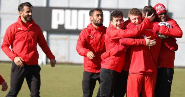 Sivasspor'da 2 Futbolcuda Koronavirüs Tespit Edildi!