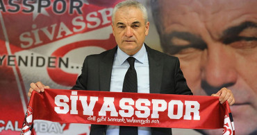 Sivasspor'da Rıza Çalımay Kayserispor ile oynayacakları Türkiye Kupası final karşılaşması öncesinde kupayı kazanmak istediklerini söyledi