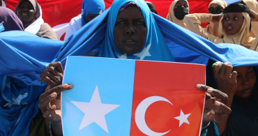 Somali’nin içi içine sığmıyor: Halk Türkiye ile imzalanan savunma anlaşmasını kutluyor!