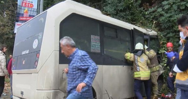 Son Dakika! İstanbul'da Minibüs Kazası Yaşandı!