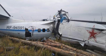 Son Dakika: Tataristan'da Paraşütçüleri Taşıyan Uçak Düştü