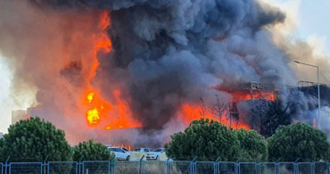 Son Dakika: Tuzla'da korkutan fabrika yangını!