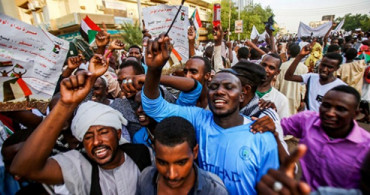 Sudan’da Askeri Geçiş Konseyi'ne Destek Gösterisi Düzenlendi