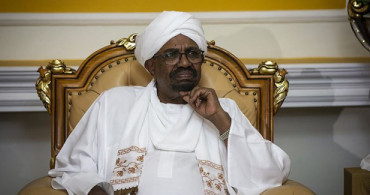 Sudan'da Devrik Lider Ömer el Beşir Hapishaneye Nakledildi