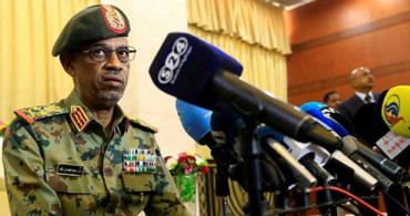 Sudan'da Savunma Bakanı Avad bin Avf Yemin Ederek Görevine Başladı