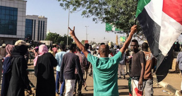 Sudan'daki Muhalif Gruplar Halkı Sokağa Çağırdı