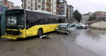 Sultanbeyli’de feci kaza: İETT otobüsü ile otomobil çarpıştı! 6 yaralı var
