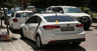 Sultangazi'de Şüpheli Araç Polis Arabasına Vurunca Arbede Yaşandı!