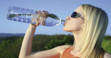Suyu sakın böyle içmeyin: Kansere davetiye çıkarabilirsiniz