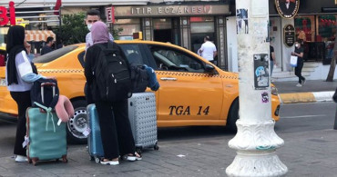 Taksim'de Turistlerin Taksici Çilesi!
