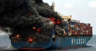 Tayland'da Kargo Gemisinde Yangın: 130 Yaralı 
