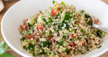 Taze Otlu Karabuğday Salatası Nasıl Yapılır? Taze Otlu Karabuğday Salatası Tarifi
