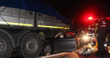 TEM Otoyolunda Tır Otomobile Vurdu: 1 Can Kaybı 