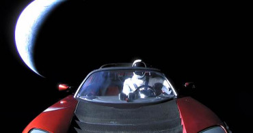 Tesla RoadSter Aracı Mars’ın Yanından Geçti