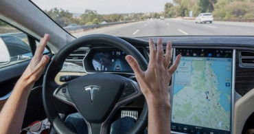 Tesla Sürücüsüz Araç Konusunda İlerleme Kaydetti