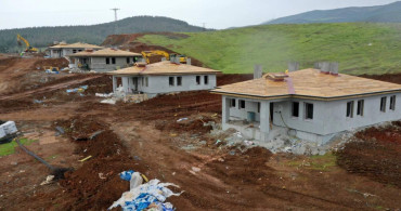 Teslimi bugün gerçekleştirilecek: Köy tipi afet evleri havadan görüntülendi