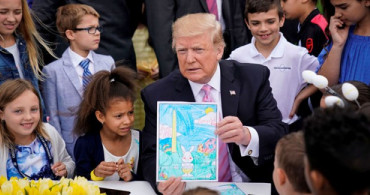 Trump, Beyaz Saray'daki Paskalya Kutlamalarına Katılan Çocuklara Meksika Duvarı'nı Anlattı