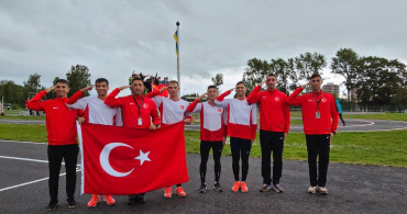 TSK Engelli Koşu Bayrak Takımı gururlandırdı: Kupayı kalıcı olarak yurda getirdiler