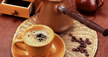 Türk Kahvesi Yaparken Sürekli Karıştırın! 5 Adımda Köpüklü Kahvesinin İncelikleri