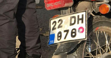Türk Motosiklet Sürücüsü Radarı Atlatmanın Yolunu Buldu