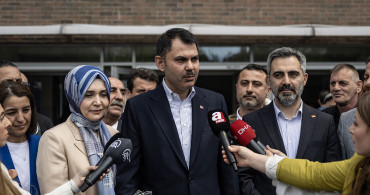 Türkiye sandık başında: Siyasiler oylarını kullandı