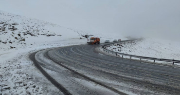 Türkiye’de kar yağışı başladı: Van’da ulaşıma kar engeli