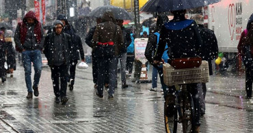 Türkiye sağanak yağışa teslim oldu: Çok sayıda il için fırtına uyarısı yapıldı 