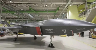 Türkiye'nin ilk insansız savaş uçağı TEKNOFEST KARADENİZ'de görücüye çıktı! 'Bayraktar Kızılelma'ya yoğun ilgi