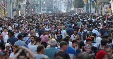 Türkiye'nin nüfusu açıklandı! TÜİK'in verilerine göre kadın ve erkek oranlarında şaşırtan sonuçlar