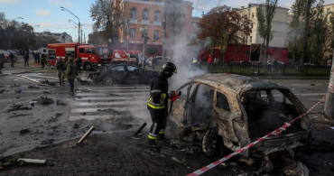 Ukrayna patlama sesleriyle inliyor: Rusya karşı saldırıya başladı