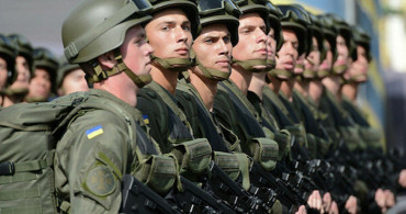 Ukrayna, Rusya Sınırına Asker Sevkiyatı Yapıyor