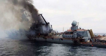 Ukrayna Rusya'nın amiral gemisini batırmıştı: Batan Moskva'nın fotoğrafları paylaşıldı