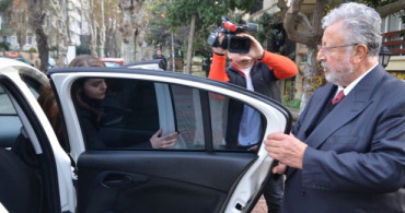Ünlü Oyuncu Metin Akpınar, Polis Eşliğinde Adliyeye Götürüldü