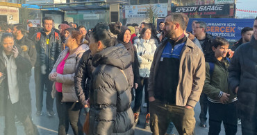 Üsküdar-Çekmeköy metrosu bozuldu: Vatandaşlar yolda kaldı, otobüs duraklarında uzun kuyruklar oluştu