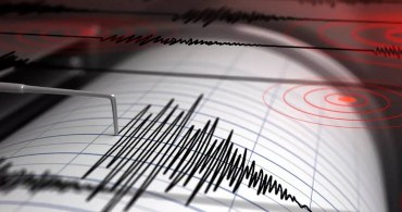 Van’da şiddetli deprem: Vatandaşlar panikle sokağa döküldü