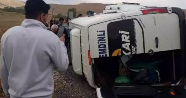 Van’da yolcu otobüsü devrildi: Çok sayıda yaralı var