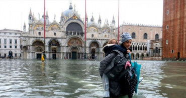 Venedik'te Sular Duruldu